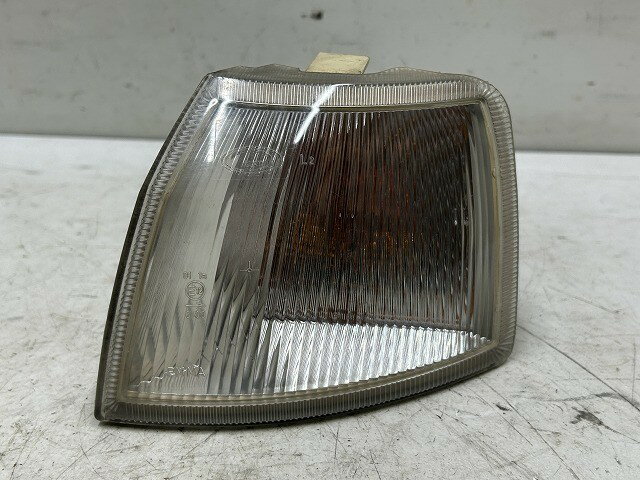 【中古】中古部品 オペル ベクトラ XC250 左クリアランスランプ 【3310070100-000296894411100】