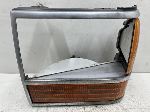 【中古】中古部品 フォード エクスプローラー FMUX4 左ライトリム 【3310070100-000380940710920】