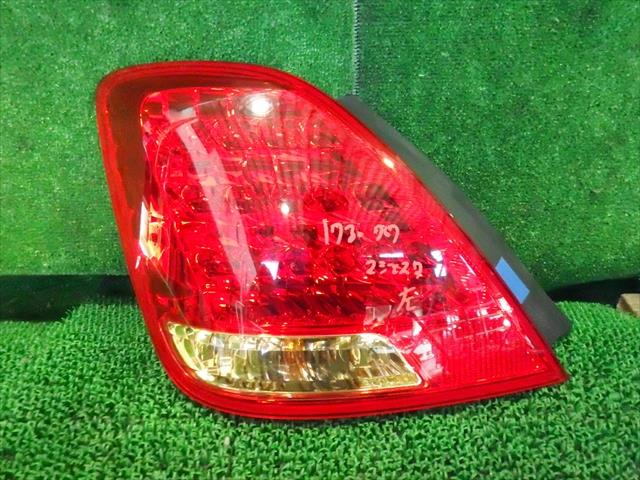 【中古】中古部品 クラウンマジェスタ UZS187 左テールランプ 【3330240100-000173076715600】
