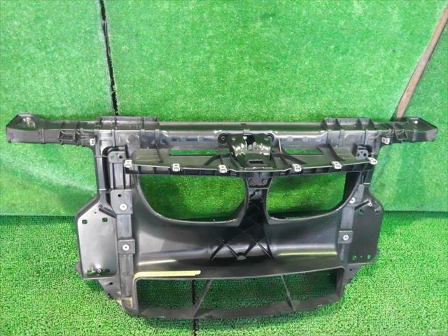 【中古】中古部品 BMW 1シリーズ UF16 ラジエータコアサポート 【3330240100-000173034217180】
