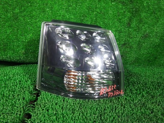 【中古】中古部品 アウトランダー CW5W 左テールランプ 【3330240100-000183065515600】