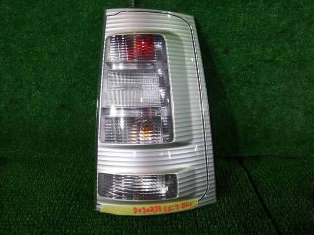 【中古】中古部品 シエンタ NCP85G 右テールランプ 【3330240100-000203083515500】
