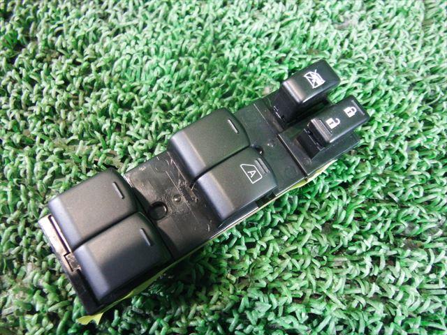 【中古】中古部品 ノート HE12 パワーウインドウスイッチ 【3330240100-000193014561900】