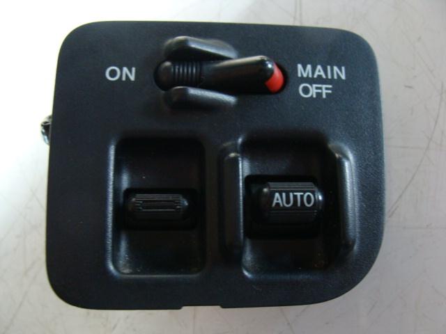 【中古】中古部品 ステップワゴン RF1 パワーウインドウスイッチ 【3340220100-000896724261900】