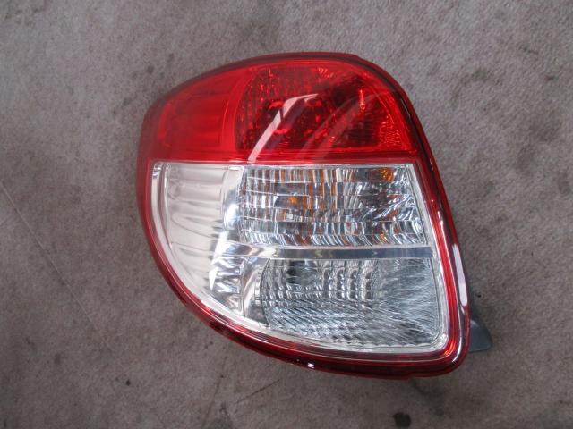 【中古】中古部品 SX4 YB11S 左テールランプ 【3330220100-001337161915600】