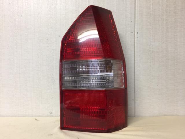 【中古】中古部品 シャリオグランディス N94W 右テールランプ 【3330430100-000806839815500】