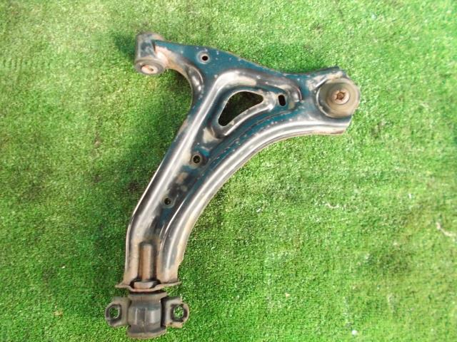 【中古】中古部品 アクティ HA9 右フロントロアアーム 【3330430100-001457578951720】