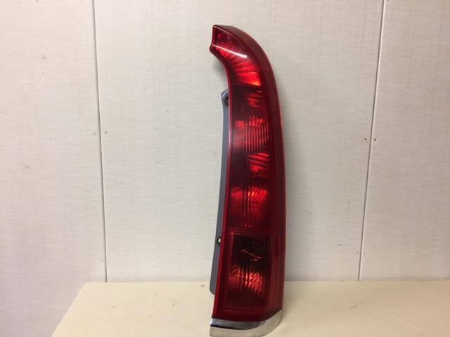 【中古】中古部品 ストリーム RN2 右テールランプ 【3330430100-000757035715500】