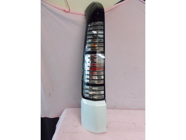 【中古】中古部品 ステップワゴン RF8 左テールランプ 【3330430100-001391427715600】