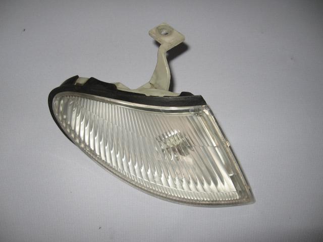 【中古】中古部品 ファミリア BHA6R 右クリアランスランプ 【3330430100-000912239011000】