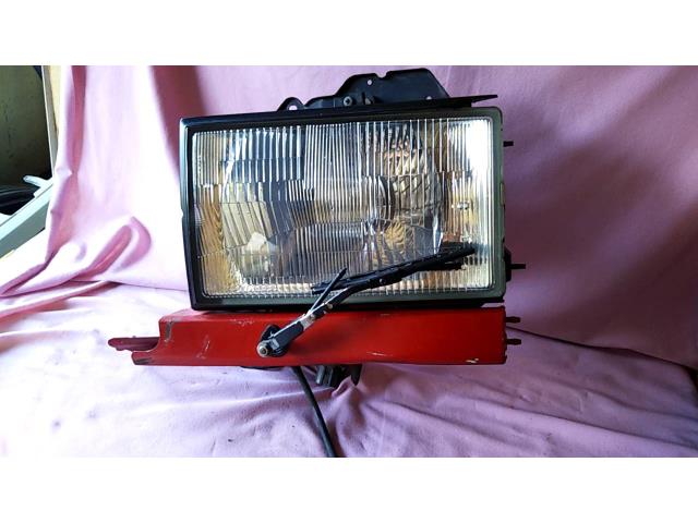 【中古】中古部品 ビッグホーン(イスズ) UBS69DW 左ヘッドランプ 【3330430100-000319135210900】