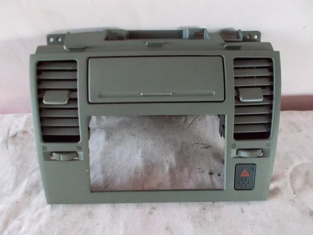 【中古】中古部品 ティーダ ラティオ SC11 クラスターパネル 【3330430100-001377639370220】