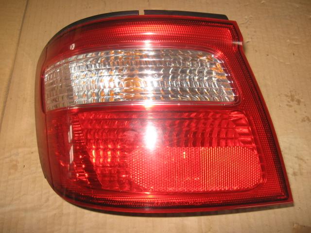 【中古】中古部品 プレサージュ VNU30 左テールランプ 【3330430100-000848191915600】