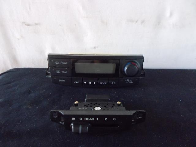 【中古】中古部品 MPV LWEW A/Cスイッチパネル 【3330430100-001463100260900】