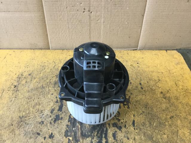 【中古】中古部品 ジムニー JB23W ヒーターブロアモーター 【3330960100-001505280967900】