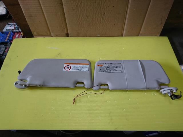 【中古】中古部品 R2 RC2 サンバイザー 【3330960100-001418020377350】