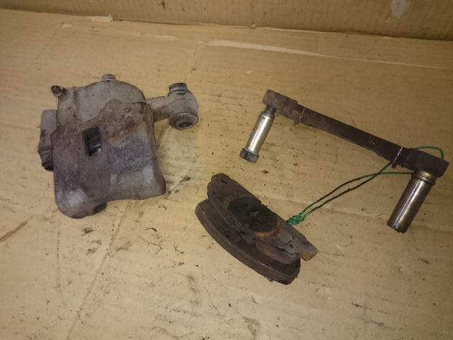 【中古】中古部品 プレオ RV1 右フロントキャリパー 【3330960100-001250815144330】