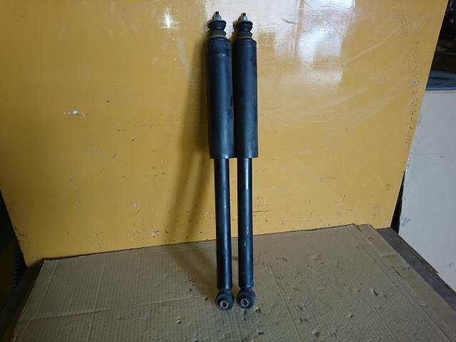 【中古】中古部品 NV150 AD VZNY12 右リアショックアブソーバー 【3330960100-001674634050700】