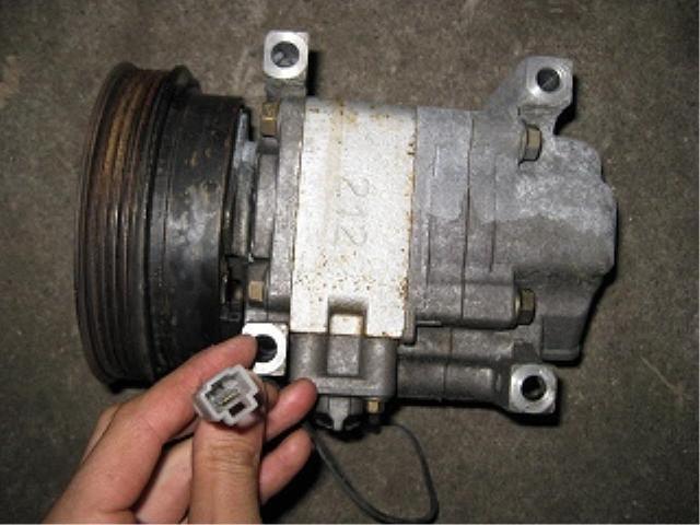 【中古】中古部品 プレマシー CP8W A/Cコンプレッサー 【3310050100-000659598160700】