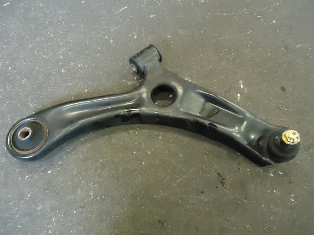 【中古】中古部品 スペーシア MK32S 右フロントロアアーム 【3330660100-001626680651720】