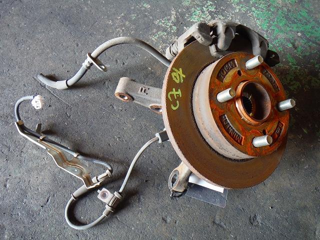 【中古】中古部品 モコ MG22S 右フロントナックルハブ 【3340140100-001116817244310】