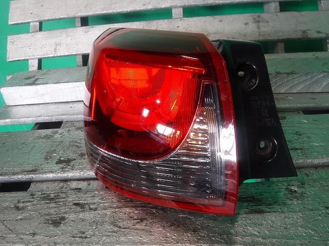 【中古】中古部品 デミオ DJ5FS 左テールランプ 【3340140100-001637108315600】