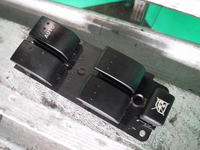 【中古】中古部品 ベリーサ DC5W パワーウインドウスイッチ 【3340140100-001701193561900】