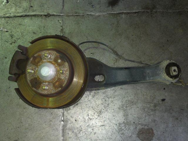 【中古】中古部品 ボルボ 40シリーズ 4B4204W 右リアナックルハブ 【3330490100-000879335644410】