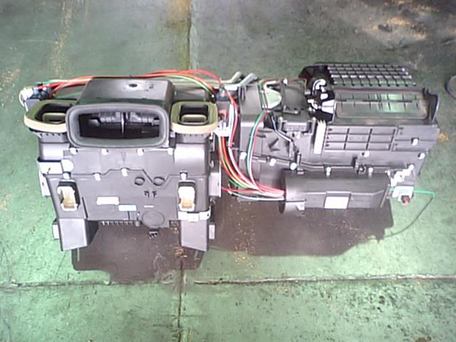 【中古】中古部品 ベンツ Eクラス 210065 ヒーターブロアモーター 【3330490100-000797085167900】