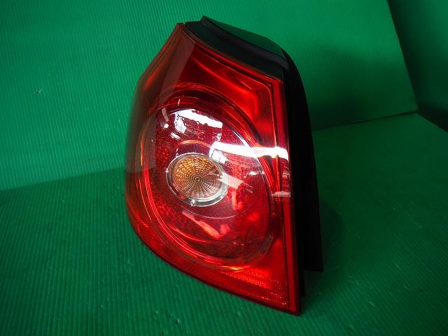 【中古】中古部品 VW ゴルフ 1KBLG 左テールランプ 【3340140100-001282864815600】