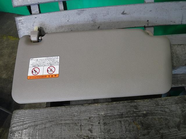 【中古】中古部品 アイシス ANM10W サンバイザー 【3340140100-001573655277350】