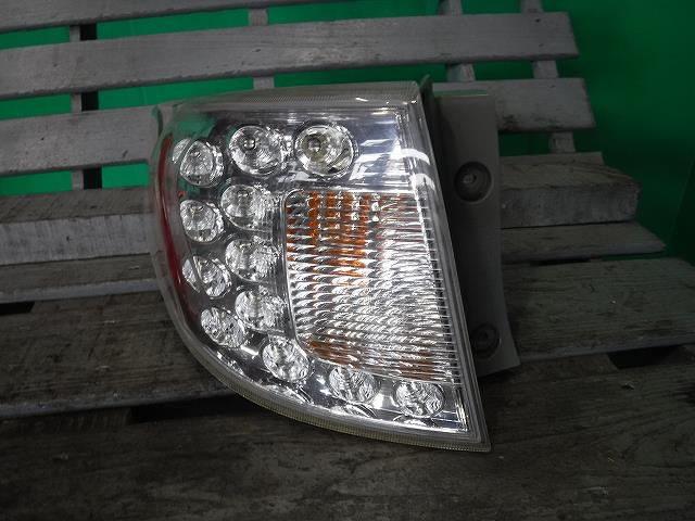 【中古】中古部品 インプレッサ GH2 左テールランプ 【3340140100-001521286915600】
