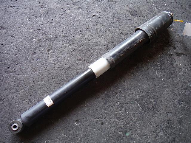 【中古】中古部品 フィット GP5 右リアショックアブソーバー 【3340140100-001242793450700】