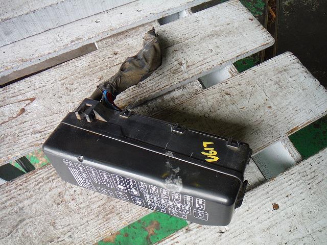 【中古】中古部品 ミニキャブ U61T ヒューズボックス 【3340140100-001194620667800】