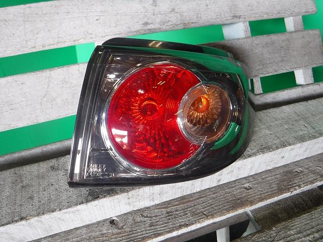 【中古】中古部品 デミオ DY3W 右テールランプ 【3340140100-001458713115500】