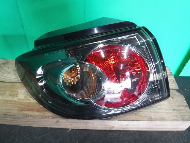 【中古】中古部品 デミオ DY3W 左テールランプ 【3340140100-001511099415600】