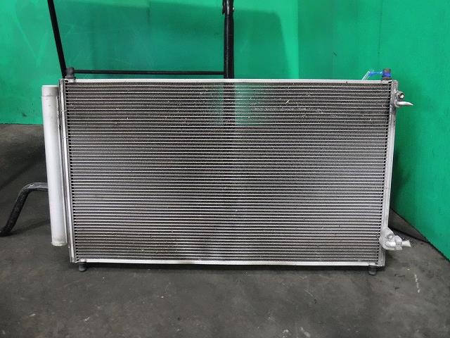 【中古】中古部品 アクア NHP10 コンデンサー 【3340140100-001685125160600】