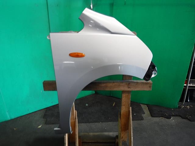 【中古】中古部品 ムーヴ LA100S 右フロントフェンダー 【3340140100-001710852310600】