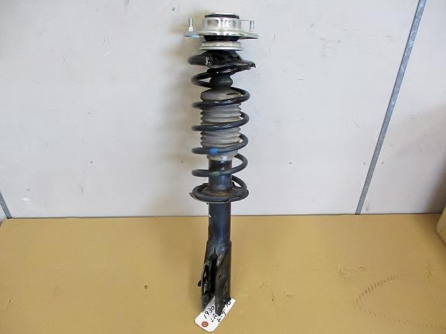 【中古】中古部品 ムーヴ LA100S 右フロントストラット 【3330650100-001601645950110】