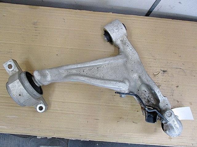 【中古】中古部品 スカイライン V36 右フロントロアアーム 【3330650100-001694715551720】