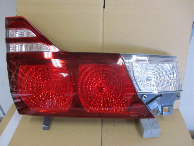 【中古】中古部品 アルファード ANH10W リアフィニッシャーパネル 【3330650100-000223002615202】