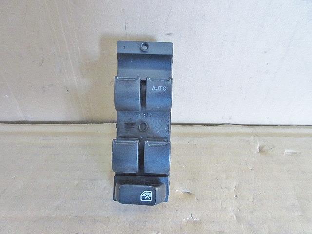 【中古】中古部品 AZワゴン MJ21S パワーウインドウスイッチ 【3330650100-001410931161900】