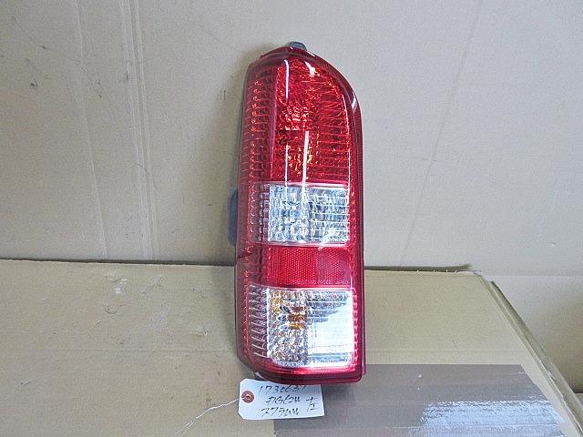 【中古】中古部品 スクラム DG62W 左テールランプ 【3330650100-001412775515600】