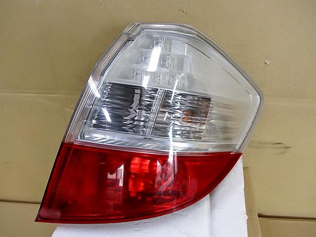 Rakuten - 【中古】中古部品 フィット GE9 右テールランプ 【3330650100-001521937115500】