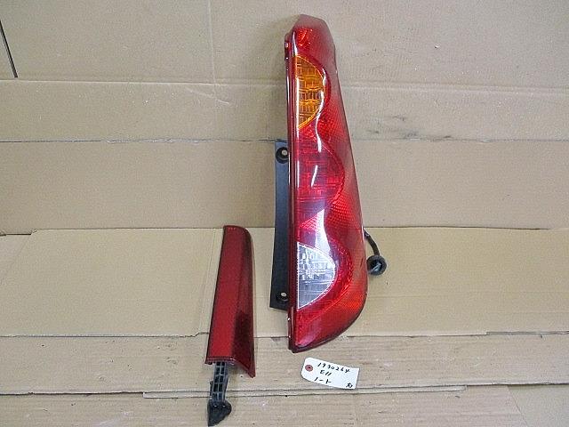 【中古】中古部品 ノート E11 右テールランプ 【3330650100-001547188415500】