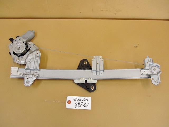 【中古】中古部品 フィット GE7 右フロントドアレギュレータ・モーター 【3330650100-001515756513120】