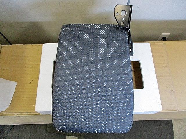 【中古】中古部品 キャラバン CWGE25 コンソールボックス 【3330650100-001687180577100】