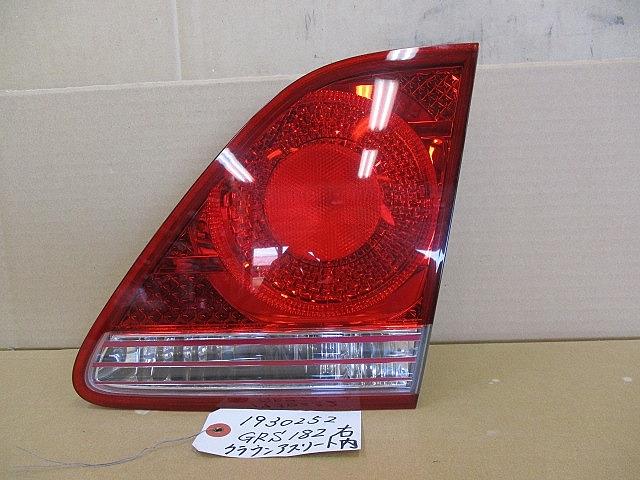 【中古】中古部品 クラウン GRS182 リアフィニッシャーパネル 【3330650100-001554241215200】