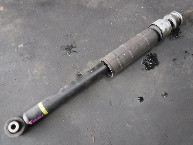 【中古】中古部品 アルト HA36S 右リアショックアブソーバー 【3340140100-001318457350700】
