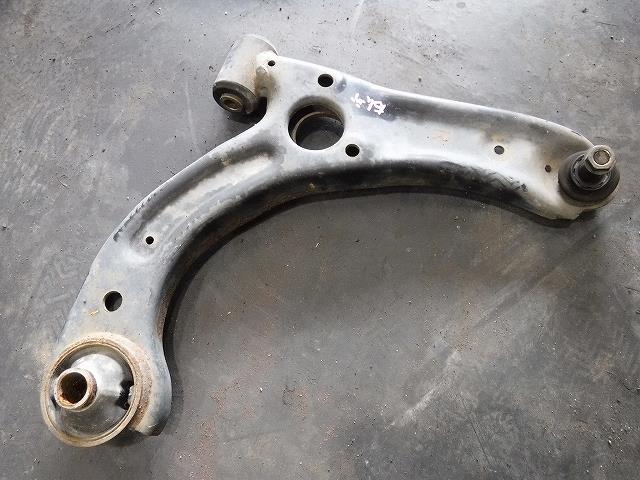 【中古】中古部品 ムーヴ L175S 右フロントロアアーム 【3340140100-001534793151720】